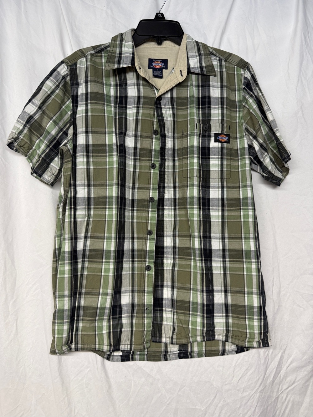 Dickies Green Black and White Short-sleeve Plaid Button-up Shirt Men’s Size M